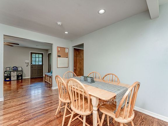 5th image of 123 Hoffman Ave