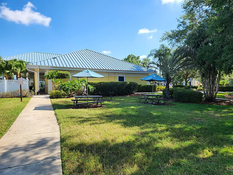 615 Founders Dr — Photo 33