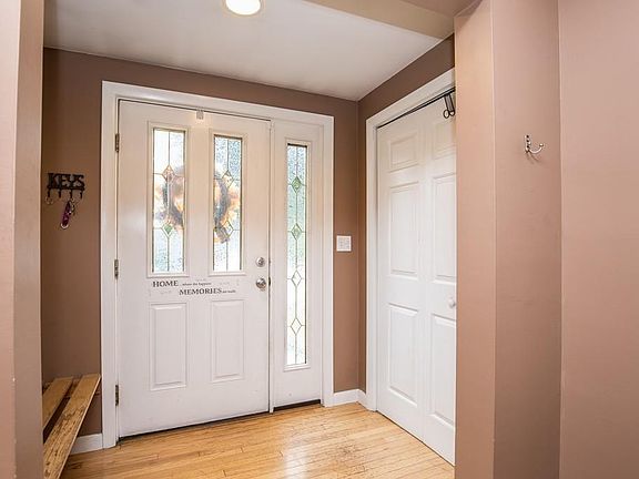 3rd image of 10 Klondike Ave