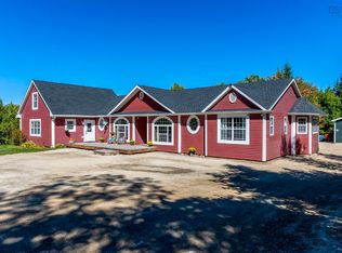 202 Mill Lake Rd W, Chester, NS B0J 1T0