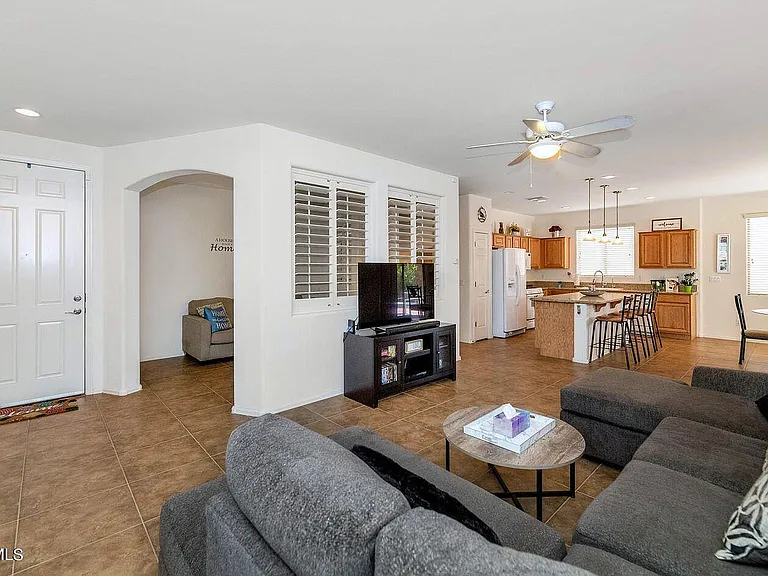 3315 E Merlot St — Photo 3