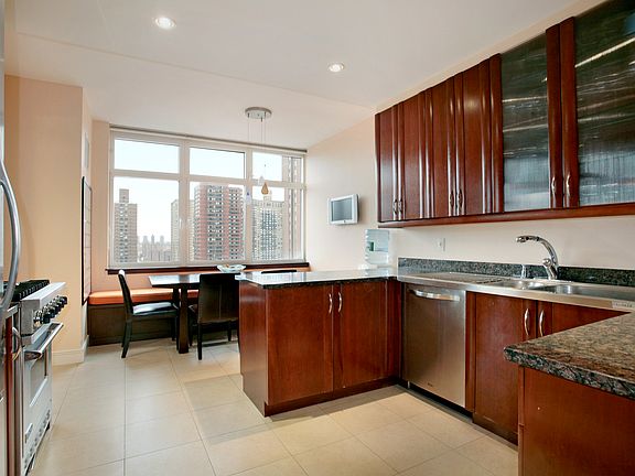 4th image of 181 E 90th St APT 15C