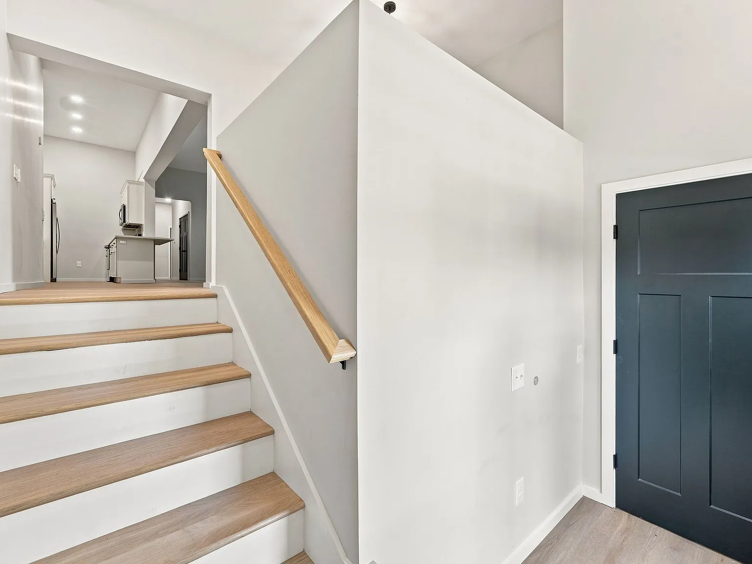 2 bed, 1750 sqft, $2,750 — Photo 3