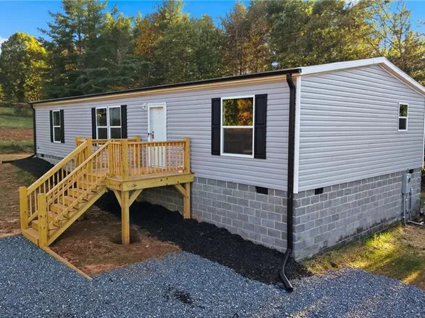 4277 Chinquapin Cir, Lenoir, NC 28645