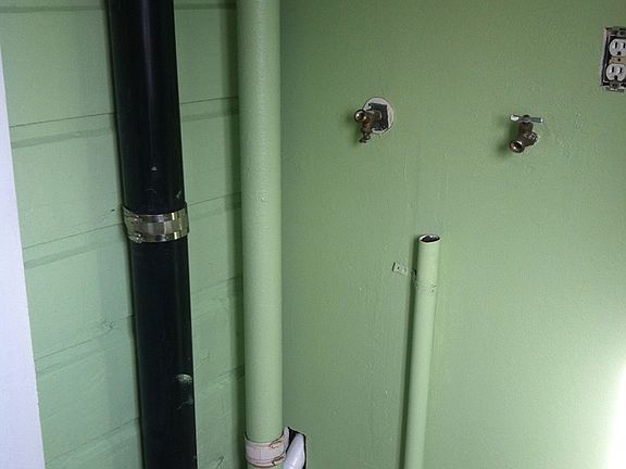 2nd image of 1595 Thomas Ave