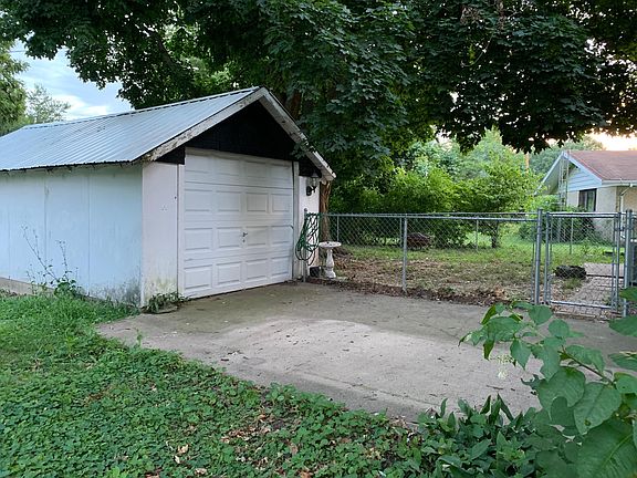 1 car garage