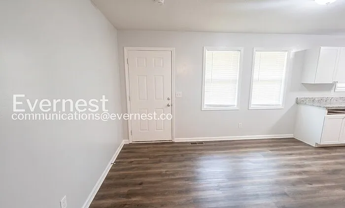 715 W Creek Cir — Photo 3