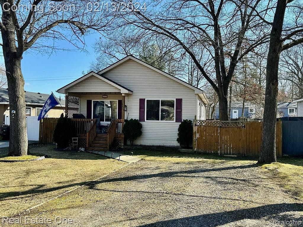 8625 Creston Dr, Pinckney, MI 48169 Zillow