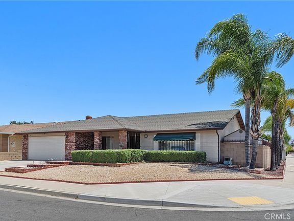 3rd image of 27166 Dahlia Ct