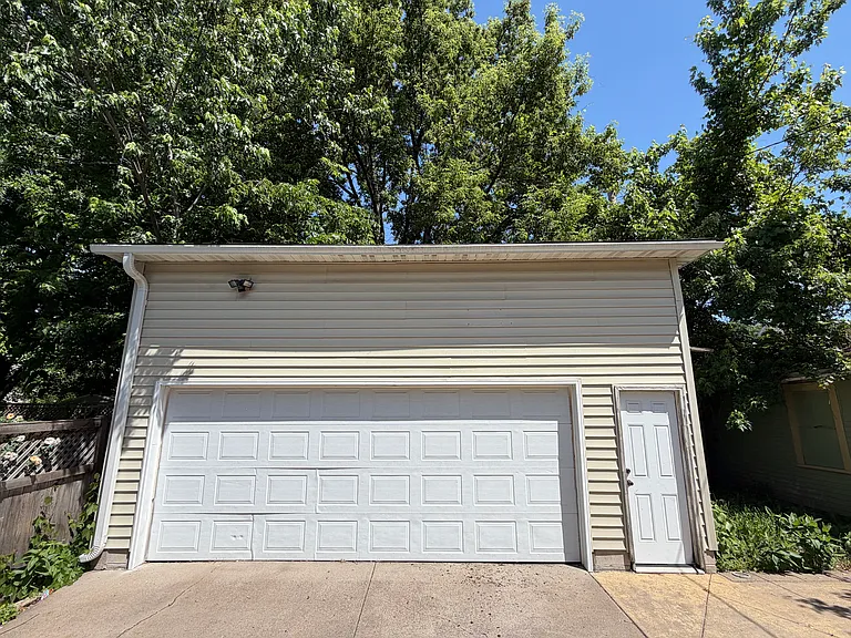 81 Congress St W — Photo 7