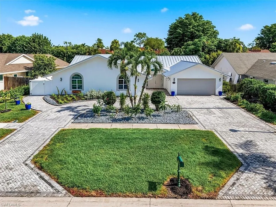 2467 Pine Woods Cir #3