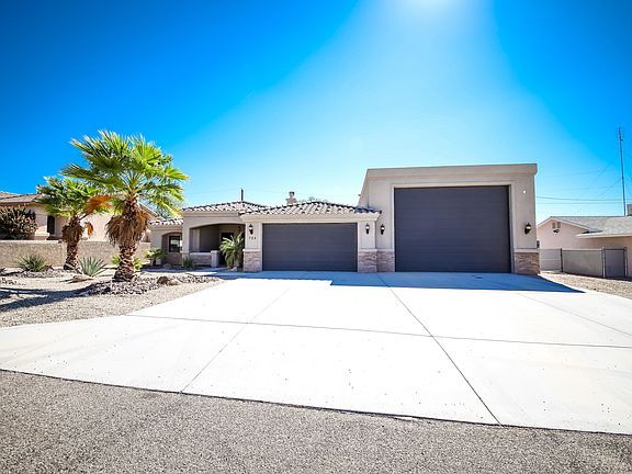 4th image of 725 Apache Dr