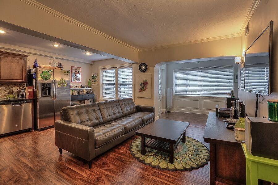 1st image of 700 W 48th Street # Fl 2nd