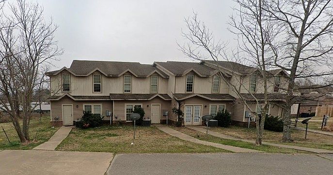 1st image of 596 E Miracle Dr