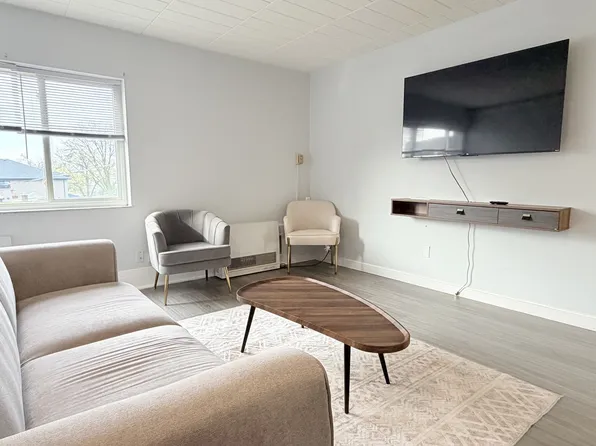 180 Tecumseh Rd E, Windsor, ON