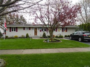 372 Brampton Rd, Youngstown, NY 14174