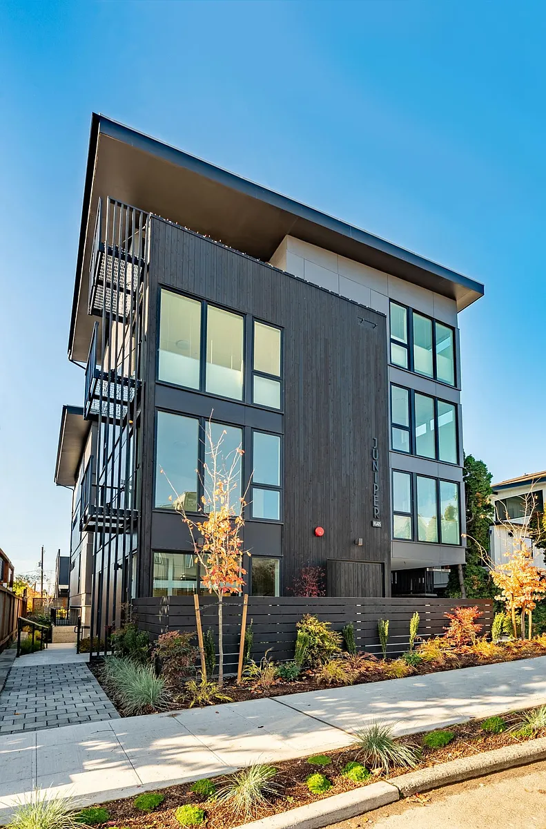 Building Photo - 6547 24th Ave NW #304