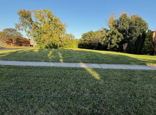 4671 Old Tavern Rd, Lisle, IL 60532