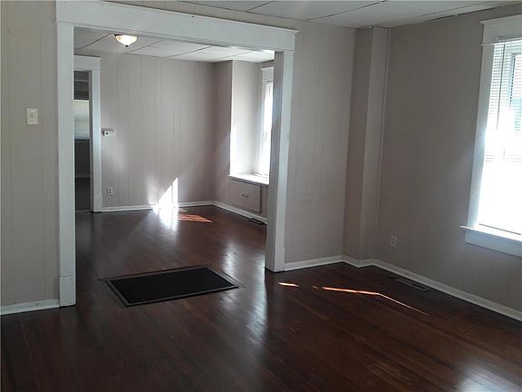 2nd image of 10112 Golf Ave
