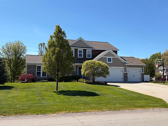 2nd image of 12961 Sweetbriar Dr
