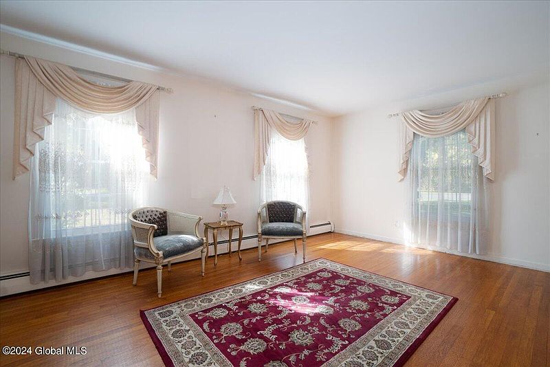 5th image of 4011 Buckingham Drive