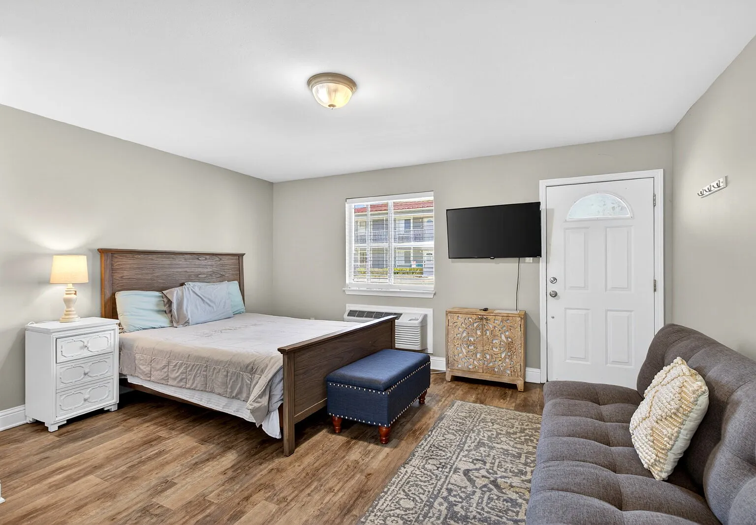 Studio, 1.0 bath, 348 sqft, $1,200 — Photo 3