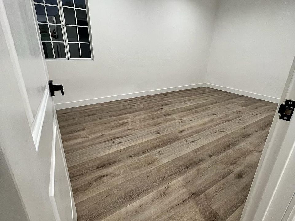 1st image of 6431 Bellaire Ave #2