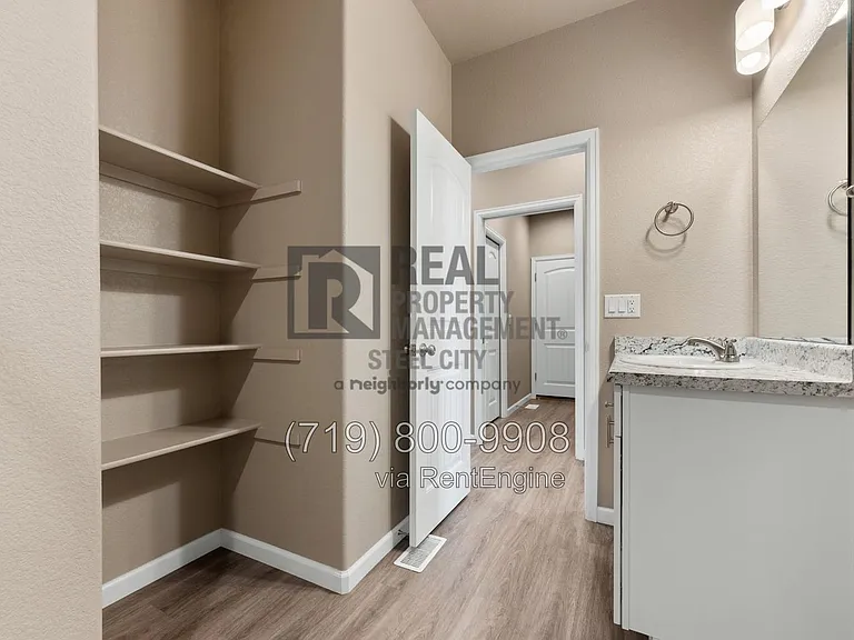 3002 W 22nd St — Photo 20