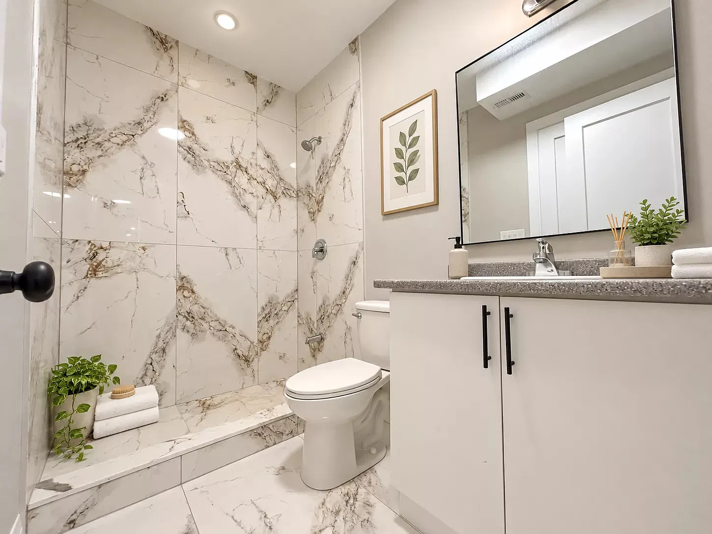 2 bed, 899 sqft, $2,100 — Photo 3