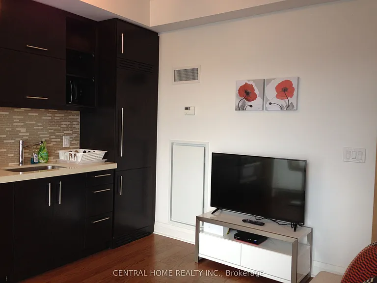1080 Bay St #3407 — Photo 8