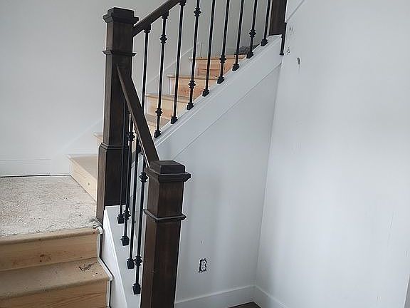 4th image of 2139 Smith Rd