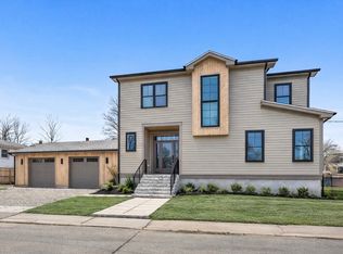 51 Fox Hill Rd, Nahant, MA 01908