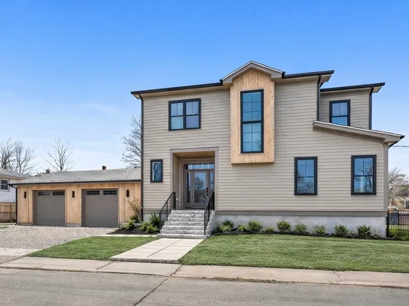 51 Fox Hill Rd, Nahant, MA 01908