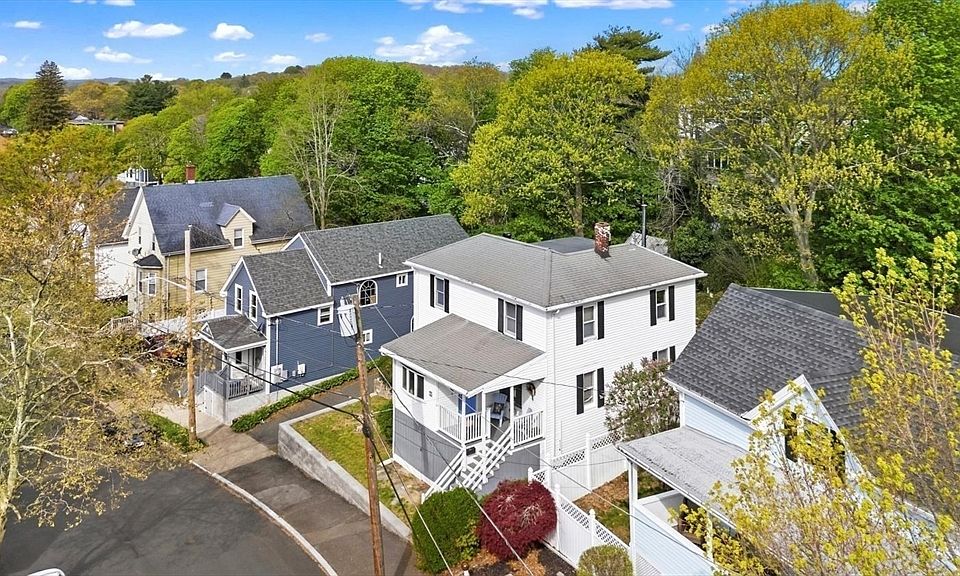 1st image of 29 Woodlawn St