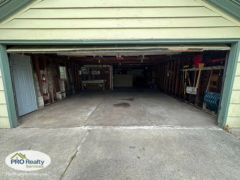 701 Cottage Ave W — Photo 31