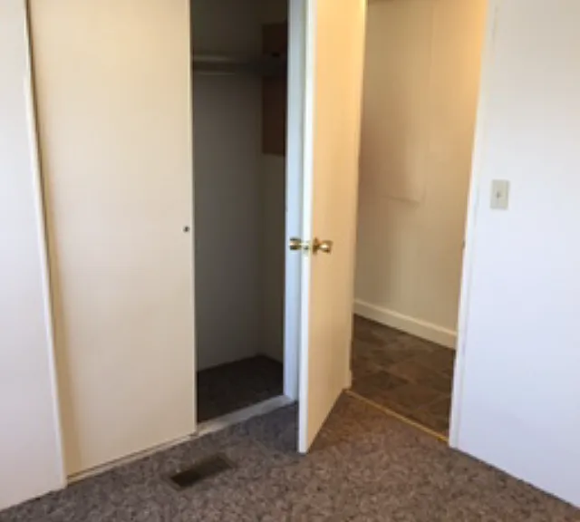 1909 W College St #6 — Photo 5