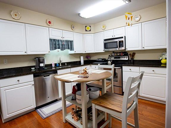 5th image of 5260 Crossbow Cir Unit 2B