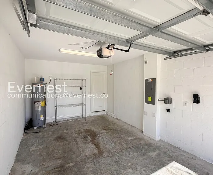 946 Royal Empress Dr — Photo 25