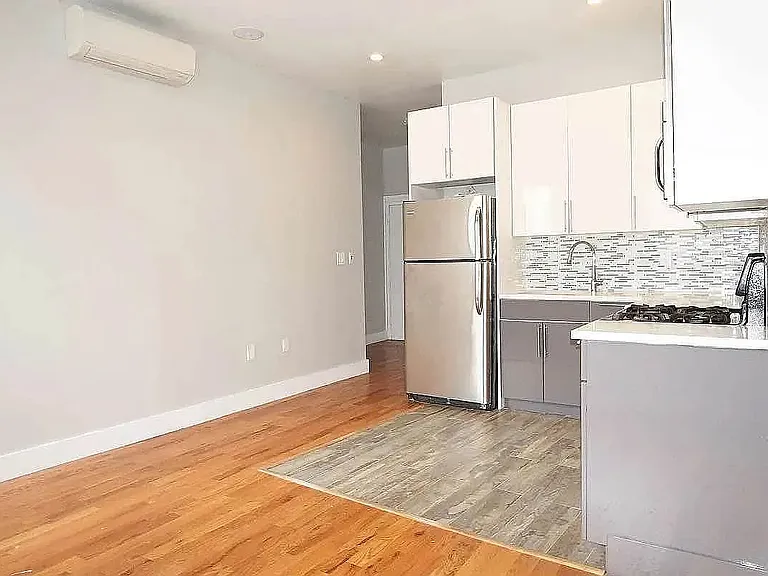 4230 Broadway #1B — Photo 3