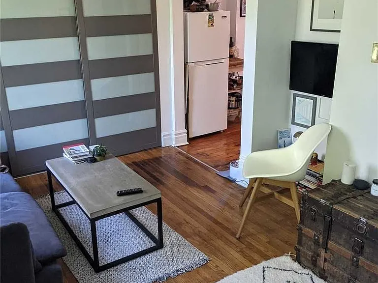 59 Gwynne Ave #4 — Photo 3