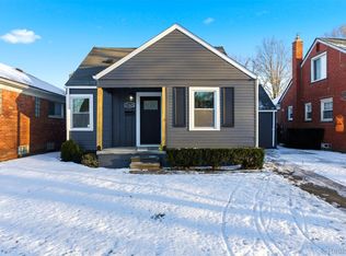 21625 Trombly St, Saint Clair Shores, MI 48080