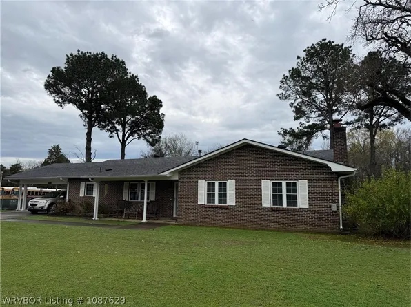 2011 W Clark Rd, Clarksville, AR 72830