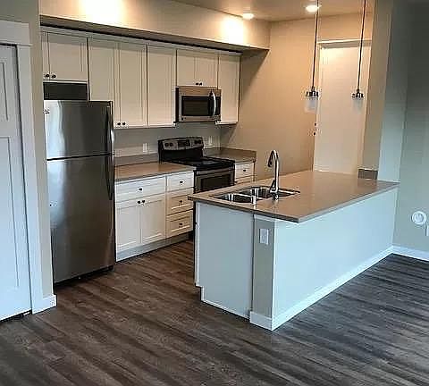 1st image of 627 N Fife St #202