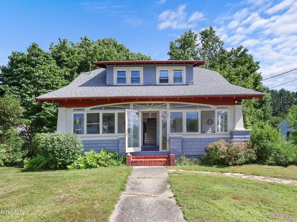 36 Lakeway Dr, Pittsfield, MA 01201