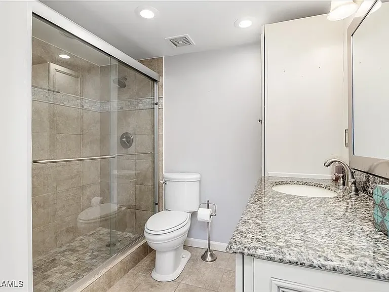 5625 Trailwinds Dr #412 — Photo 29