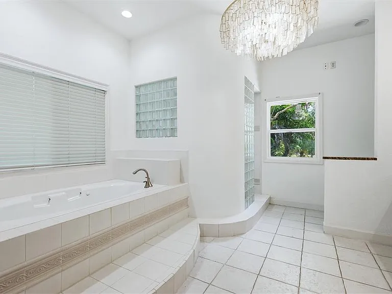 1351 Dixie Lee Ln — Photo 16