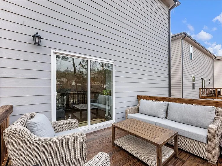 680 Groover St — Photo 17