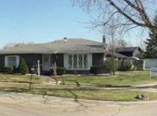 18403 Maple St, Lansing, IL 60438