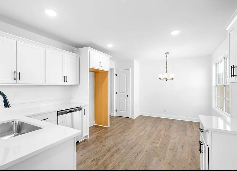 1208 Elizabeth Ln — Photo 7
