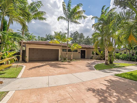 3rd image of 14410 Tabebuia Ln